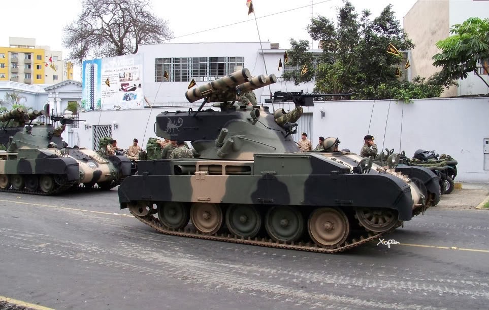 Fuerza Armadas de Peru AMX-13+Alacran