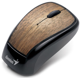 mouse,ratón,periféricos,inalámbrico,láser,Genius,accesorios,Genius Navigator 905,Bamboo,Wood,wireless,optico,laser,hardware,gadgets,sillón,sofá,cama.