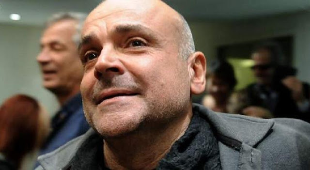 Ψυχικά διαταραγμένος ο υπάλληλος που μαχαίρωσε τον δήμαρχο Ελευσίνας και μετά πήγε για καφέ !!! Ψυχικά διαταραγμένος ο υπάλληλος που μαχαίρωσε τον δήμαρχο Ελευσίνας και μετά πήγε για καφέ !!!