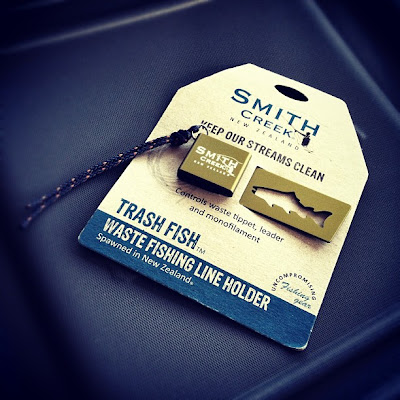 waste fishing line holder