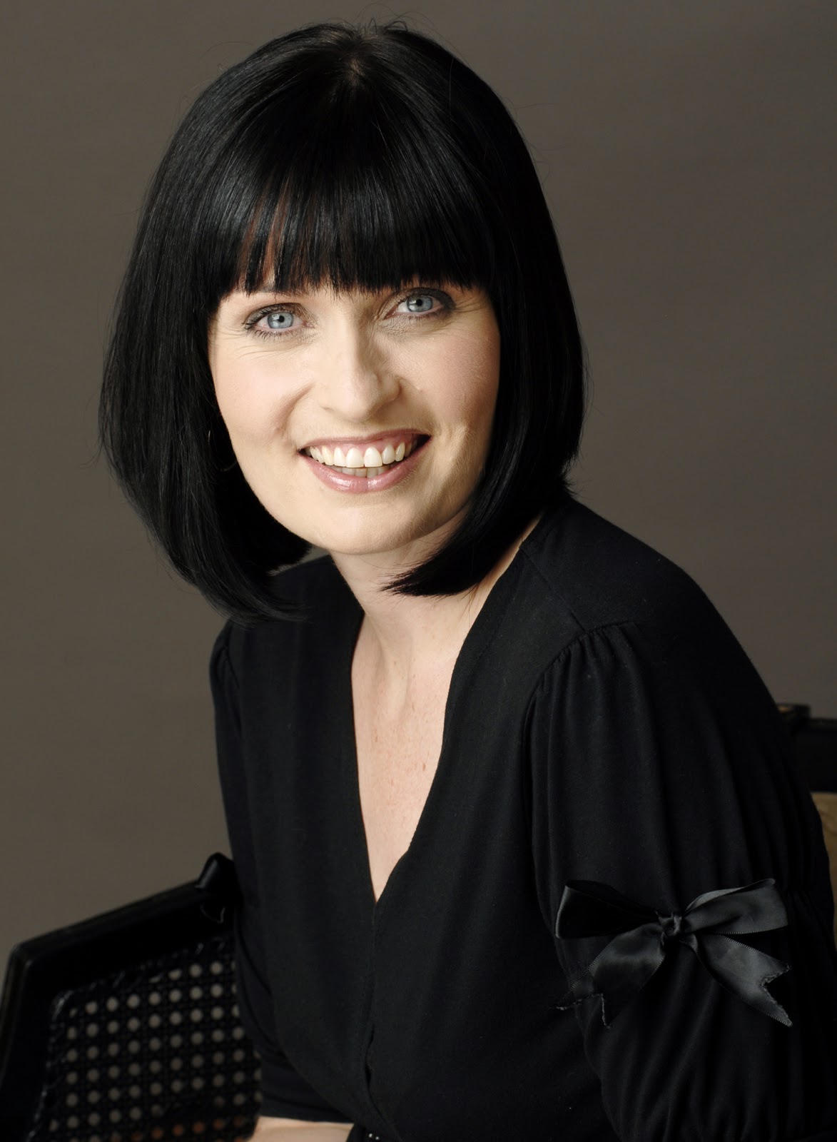 Redlady's Reading Room Guest Post with Kimberley Freeman author of