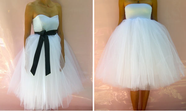 dress dengan detail tulle