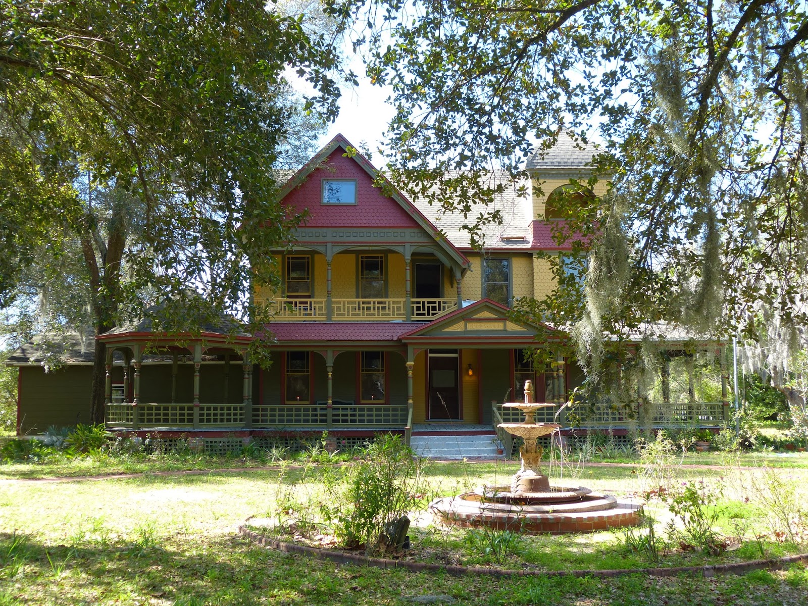 Treasure Seekers Historic Walking Tour in Lake Helen Florida
