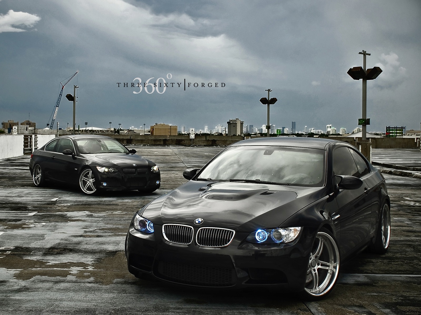 http://2.bp.blogspot.com/-o_eCgpSDjaU/TlkKKDAyH9I/AAAAAAAABys/k9FKSmKM7V8/s1600/Photo-Mobile-new-The%2BBlack%2B3%2BSeries%2BWallpaper.-752774.jpg