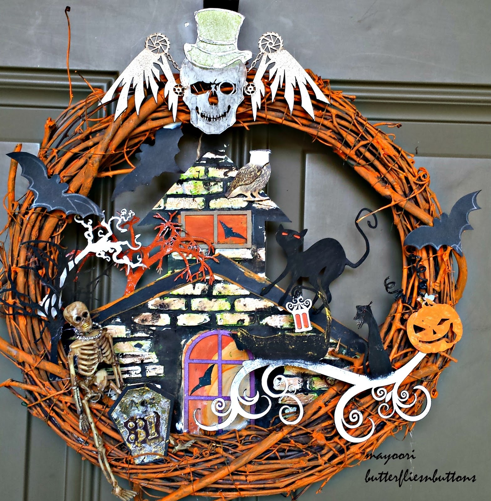 Butterflies N' Buttons Halloween wreath Creative Embellishment chippies