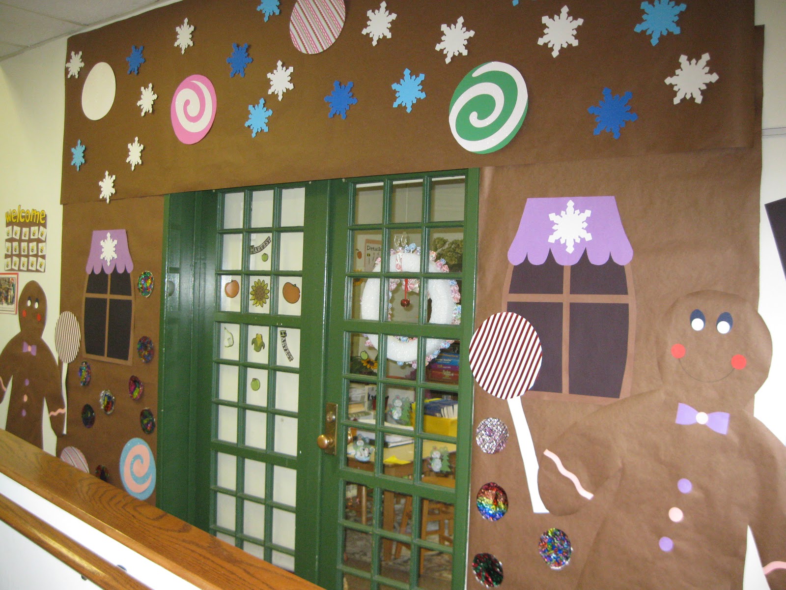 Holiday Door Decorations For Classrooms And Creative But Simple