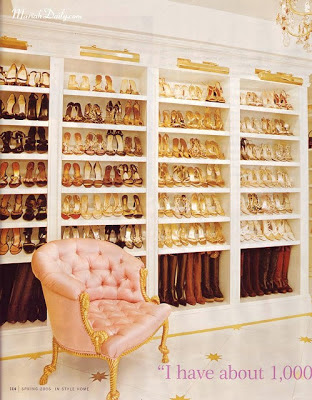 Mariah Carey's Shoe Closet Mariah's shoe closet is highlighted by the beautiful architectural accents, furnishings and floor. 