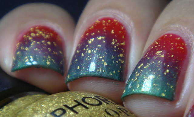 nail loopy: RED &amp; GREEN CHRISTMAS GRADIENT NAILS