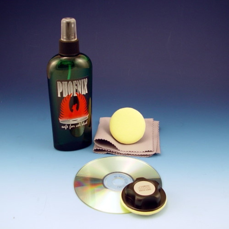 Disc Cleaners Phoenix CD / DVD Cleaning Kit 4 oz.