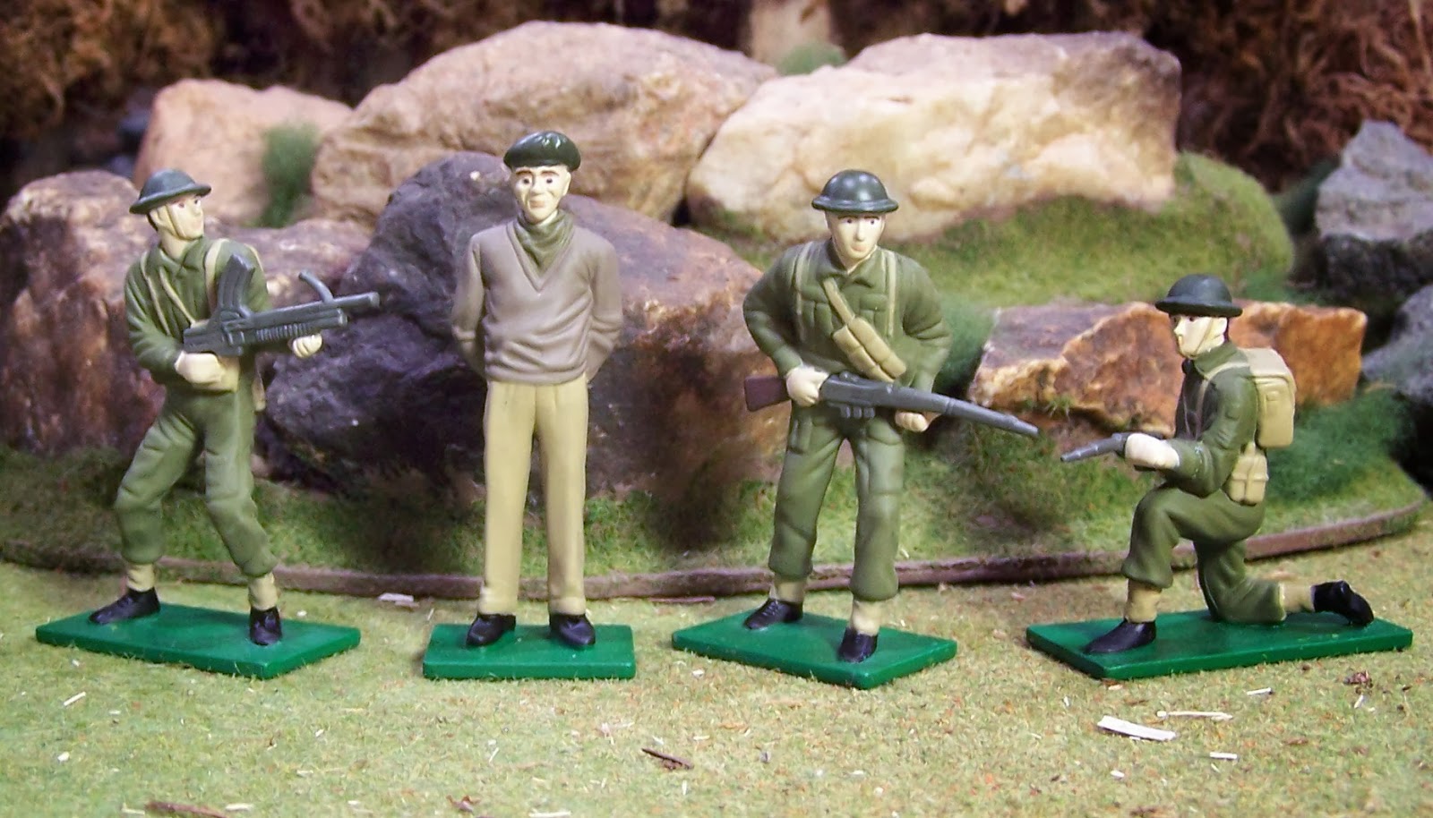 WWII Plastic Toy Soldiers Blue Box Toy Soldiers