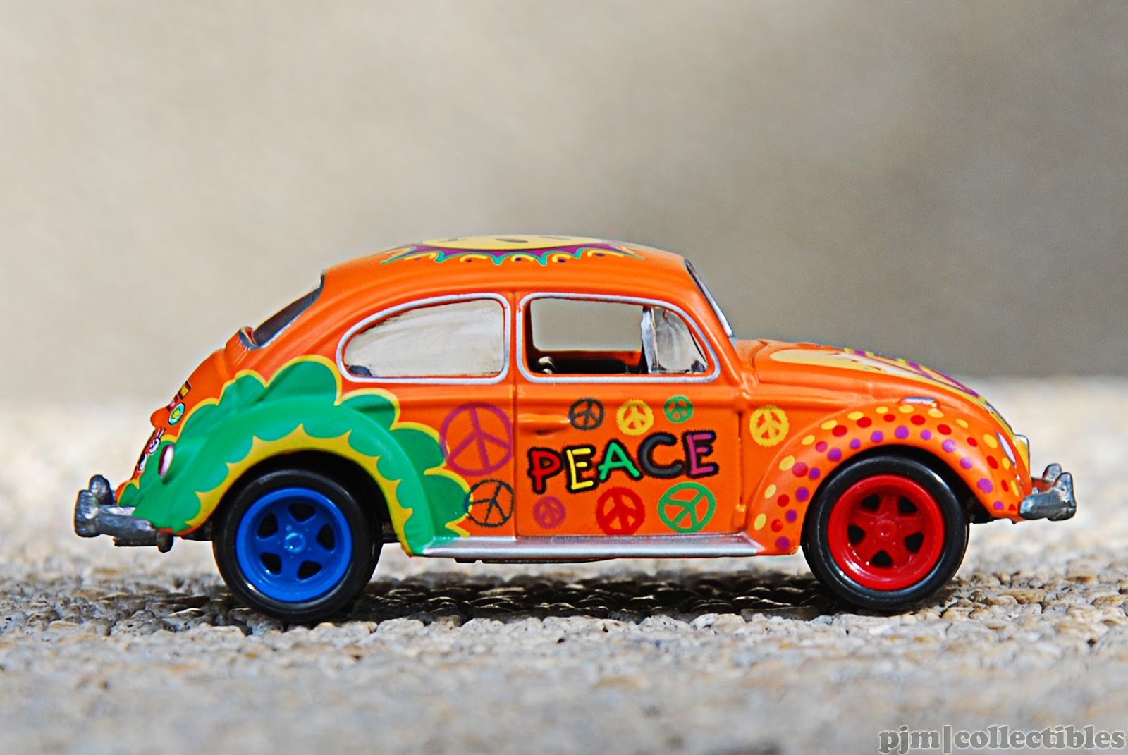 pjm.collectibles Volkswagen Beetle Love and Peace