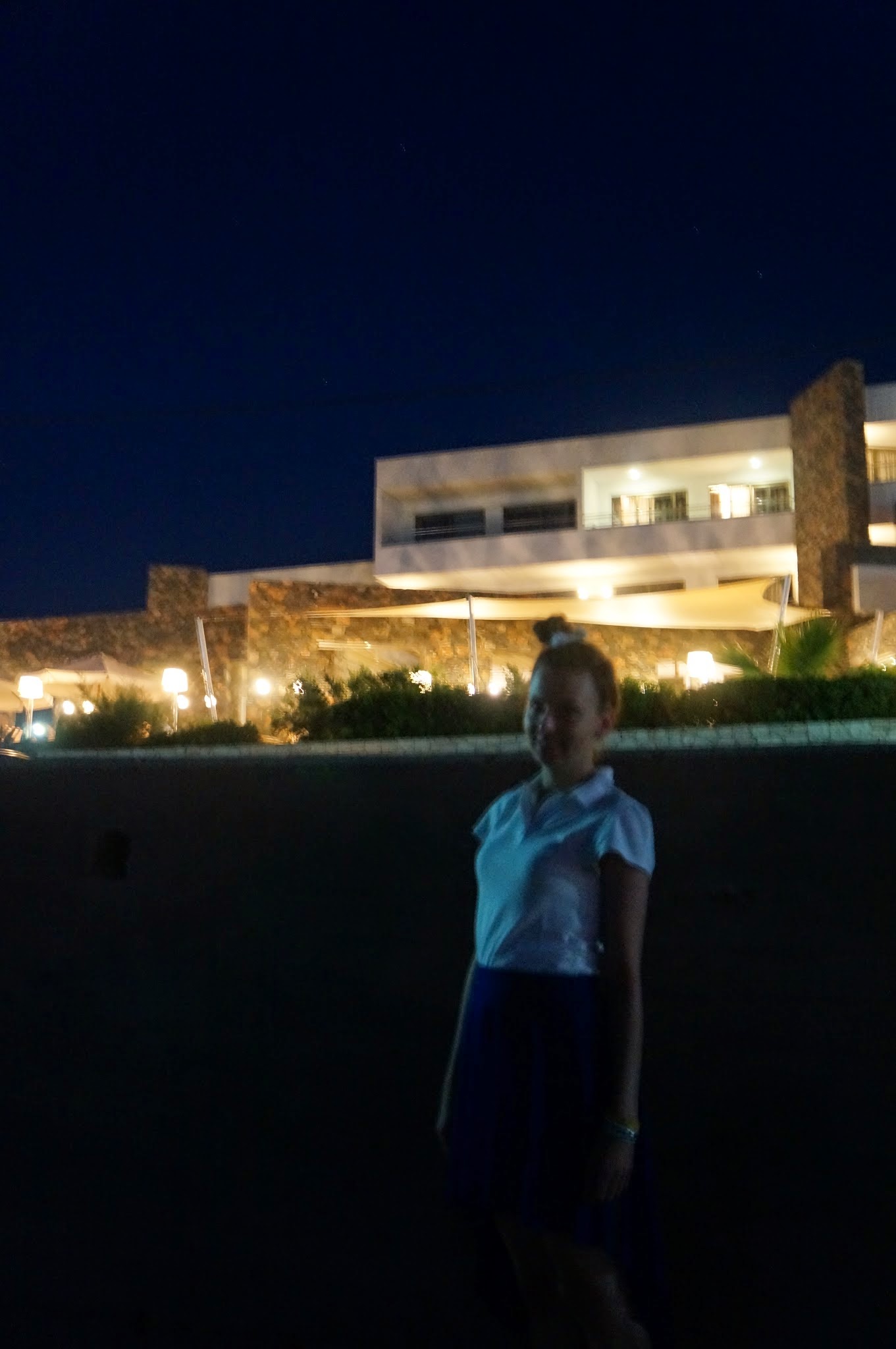 Asymetryczna spódnica+ polo.