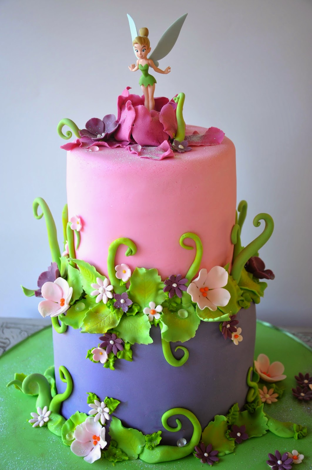 Pretty tinkerbell cake