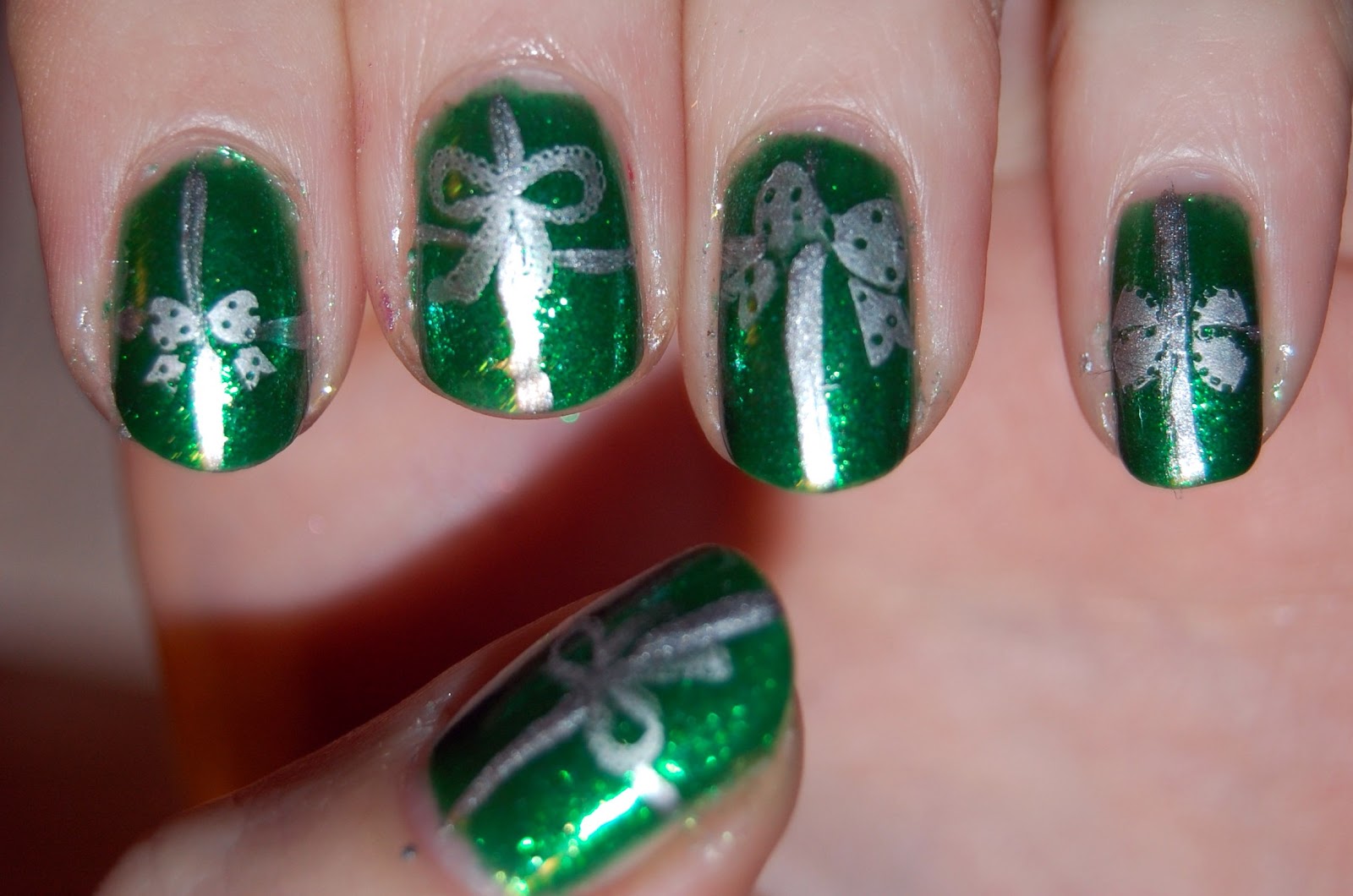 Let Me See Ur Peacock Presents/Gift Wrap Nails