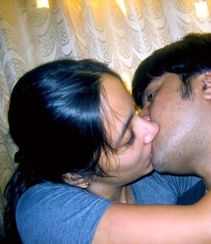 indian girl nude fucking and kissing