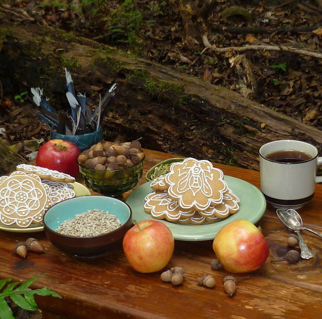 woodland party with honey-vanilla cookies