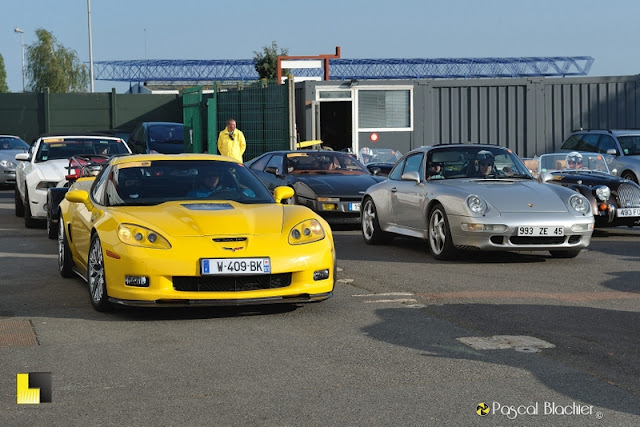 choque de civilisation automobile corvette contre porsche photo blachier pascal