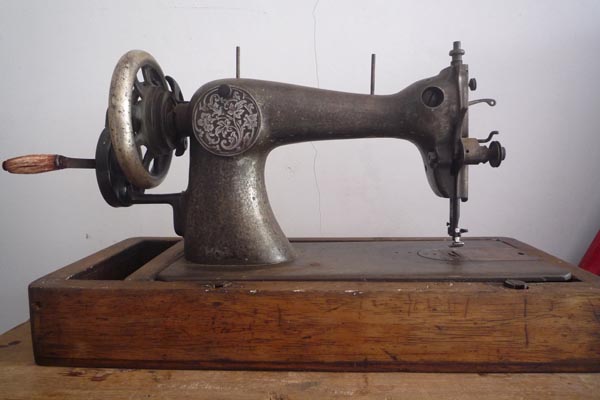 Kios Engkong Jual Barang Antik Unik Dan Jadul Mesin Jahit Singer Engkol 1917 Sold Out