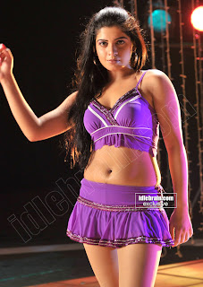 South Indian actress Leena Chowdary navel Showing