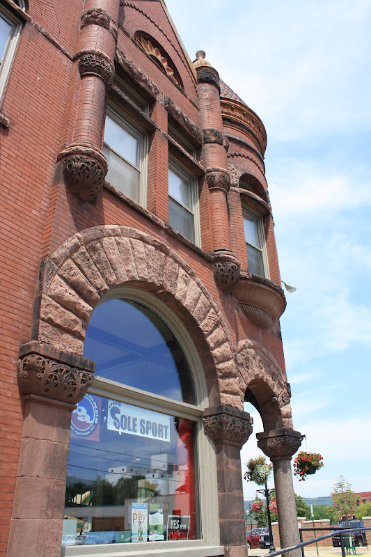 Nomadic Newfies Winona National Bank