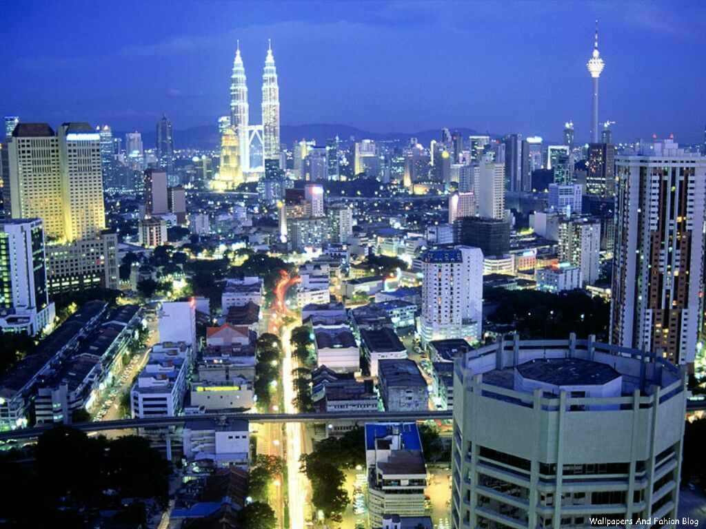 http://2.bp.blogspot.com/-oju1WmFAl7U/TpjfdDvm1wI/AAAAAAAACsQ/qkOU26EOMBs/s1600/kuala_lumpur_skyline.jpg