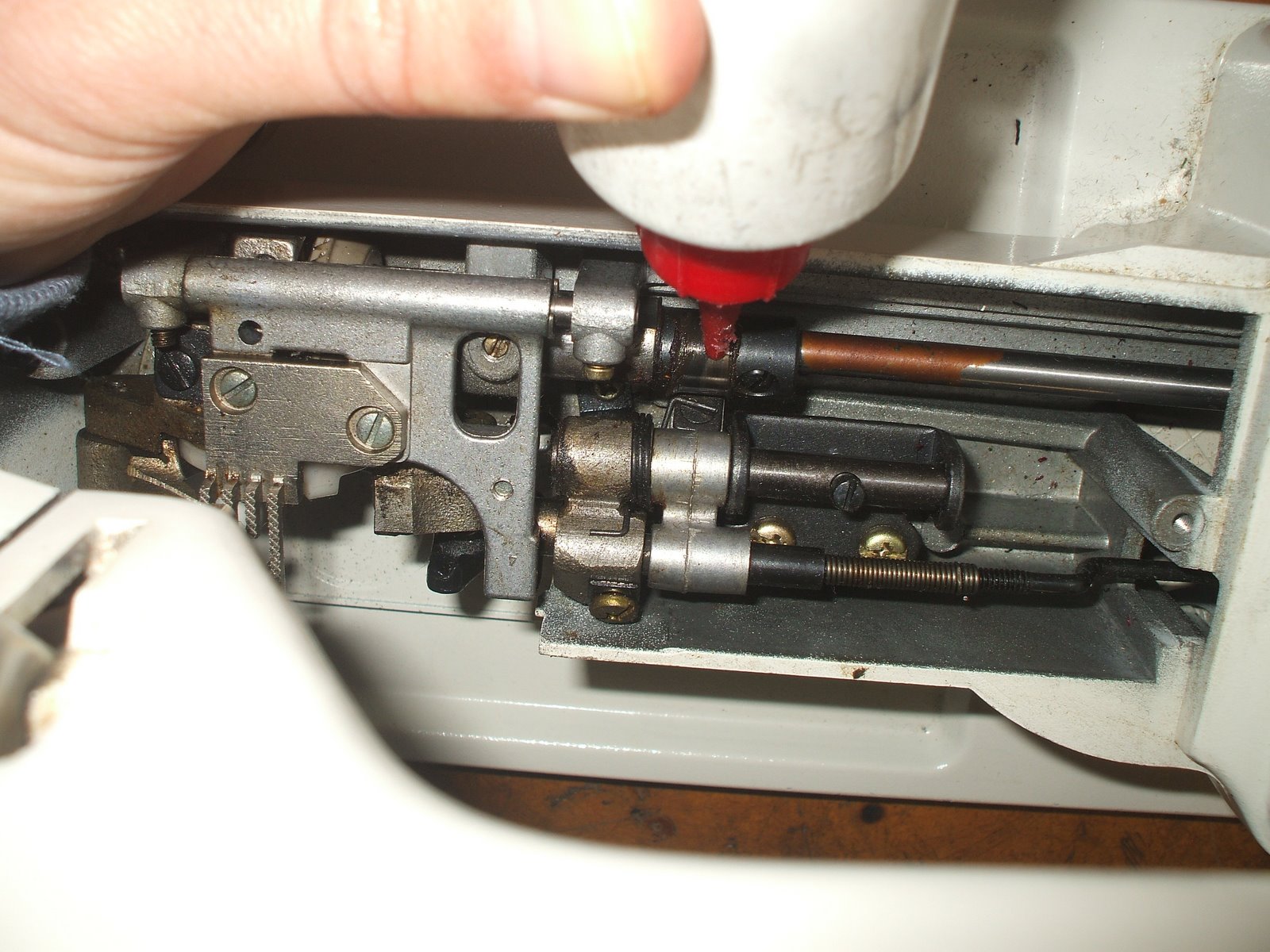 Absolute Sewing Machine Information Pfaff 213 service an repair tips