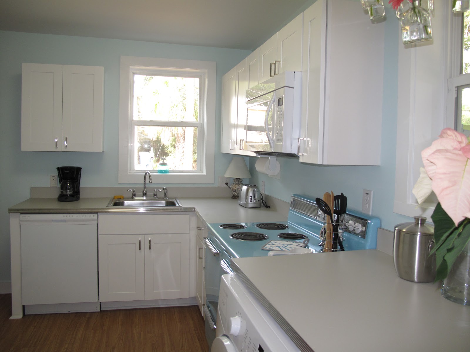 Very Very Vicky Furnishing and Fluffing