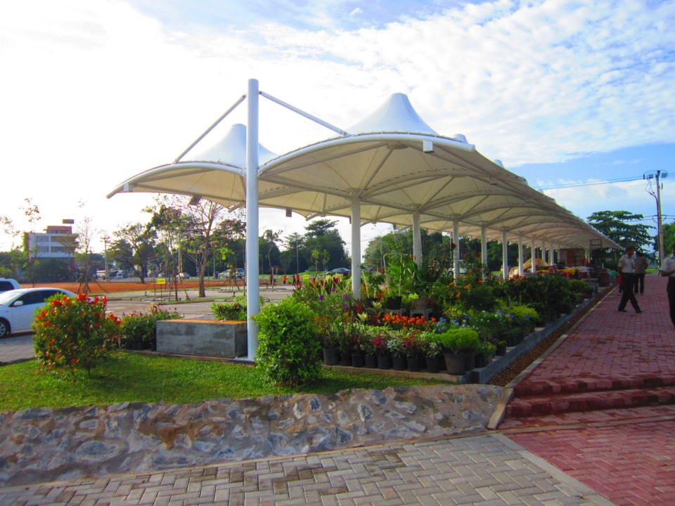 Amazing Park In Battaramulla,Sri Lanka Enchanter Of Island