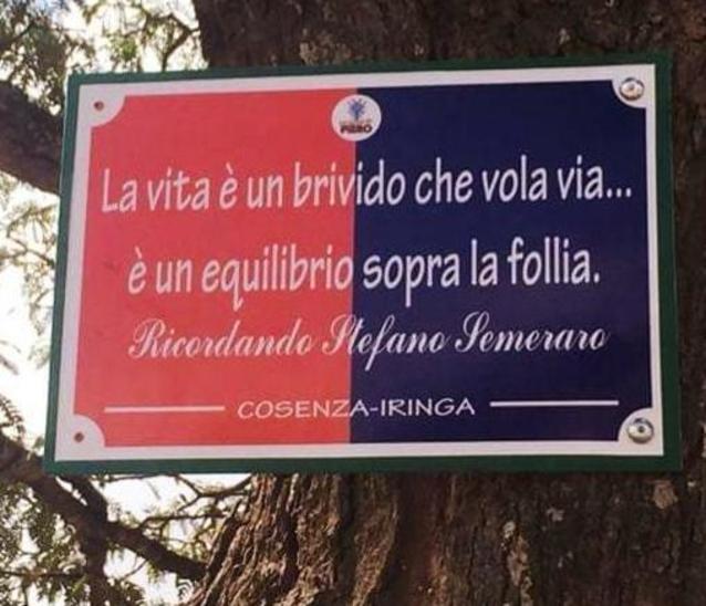 Ad Iringa hanno dedicato un piccolo parco giochi in ricordo di un grande uomo e di un grande cuore