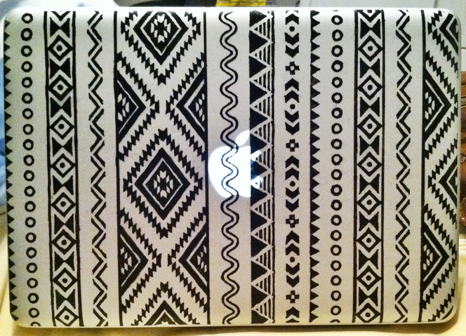 The Fantesstic Life DIY Laptop Skin