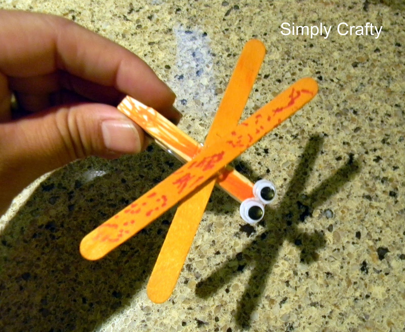 Simply Crafty Clothespin Dragonflies (Quick Afterschool Craft)