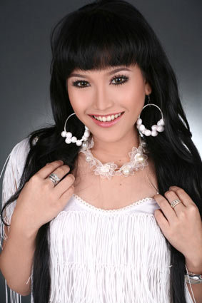 Kisah suka duka ayu ting ting gambar foto ayu ting ting, perjuangan hidup ayu ting ting hingga sukses