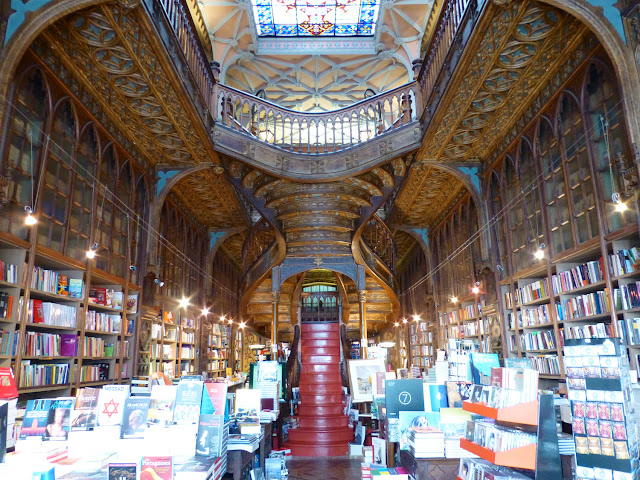 Vista general de la Livraria Lello e Irmao Vista general de la Livraria Lello e Irmao
