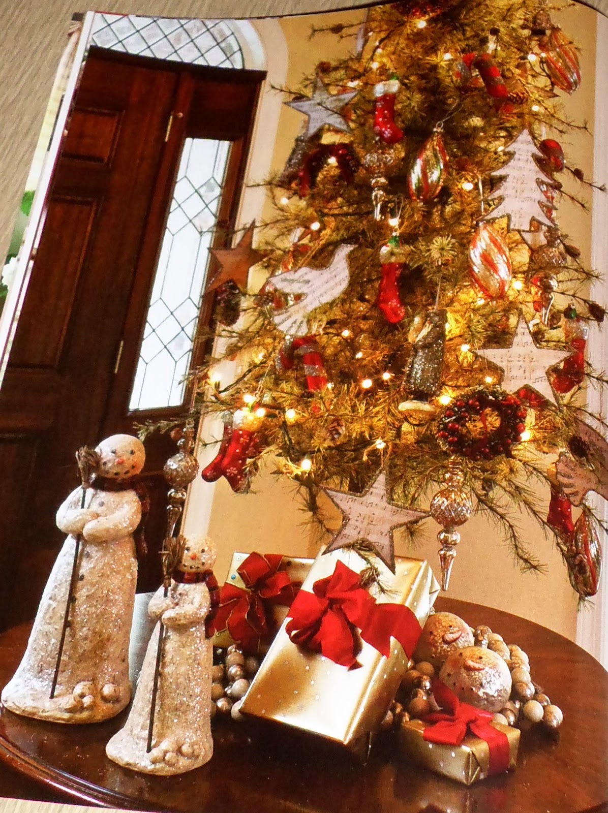 A DEBBIEDABBLE CHRISTMAS Review of Christmas Cottage Journal....