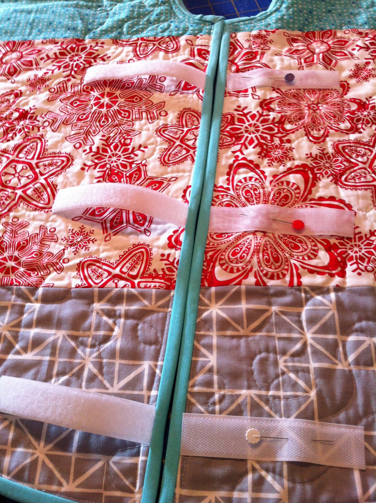 a little gray Buddy the Elf Tree Skirt Tutorial