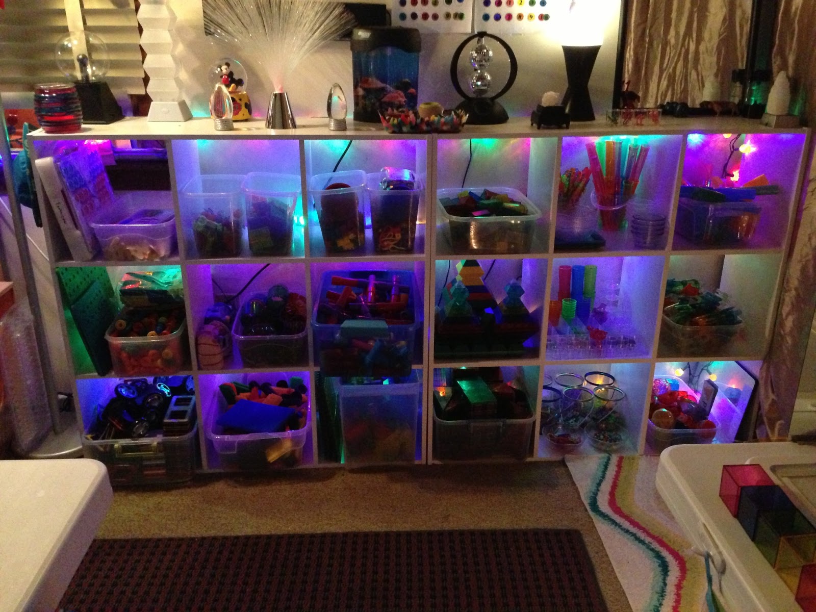 Epic Childhood Reggio, Light Table Play, and Light Play Reggio