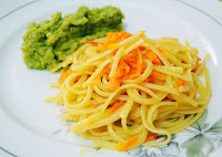 Macarrão Alho e Óleo com Cenoura e Purê de Brócolis Macarrão Alho e Óleo com Cenoura e Purê de Brócolis (vegana)