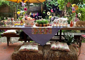 mesa decorada festa junina