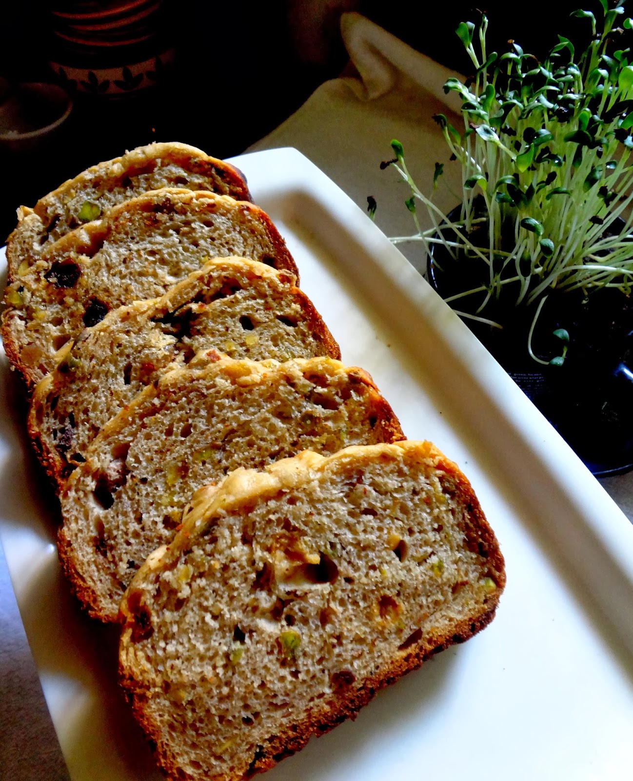 Whole wheat Fruit and nut bread