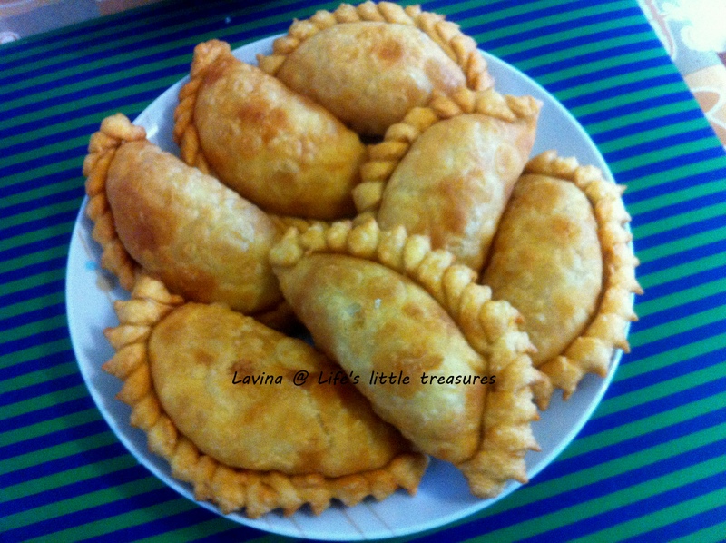 Life's little treasures Gujiya/Karanji with homemade mawa from ricotta