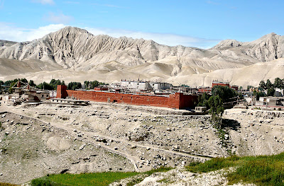 (Nepal) – Mustang Trekking - Lo Manthang - capital of the kingdom mustang (Nepal) – Mustang Trekking - Lo Manthang - capital of the kingdom mustang