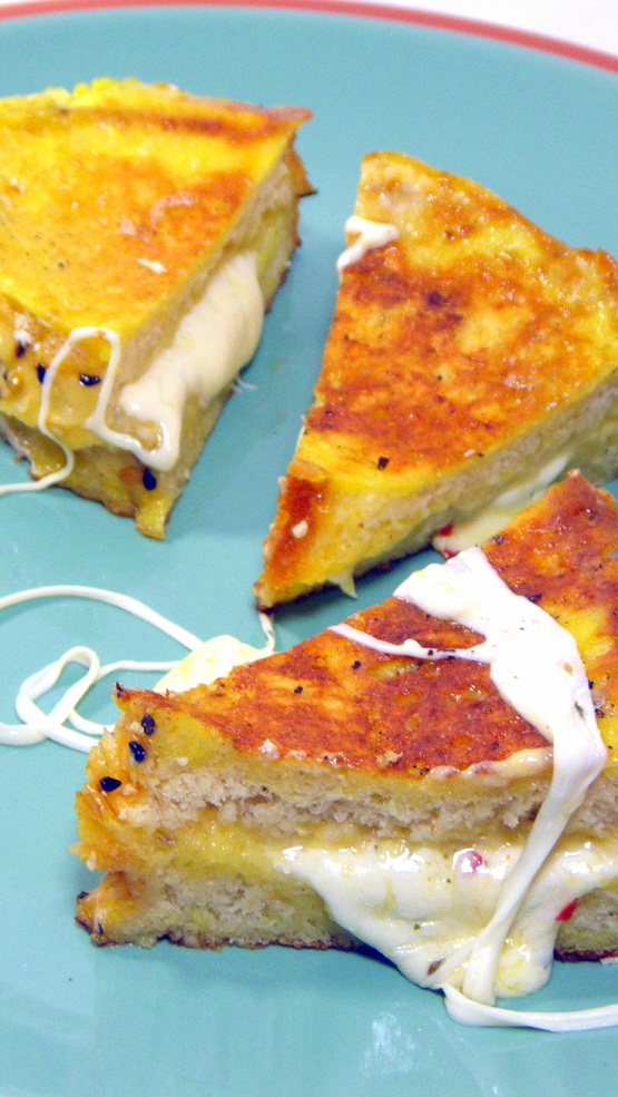 52 Ways to Cook Italian Grilled Cheese (Mozzarella in Corrozza)