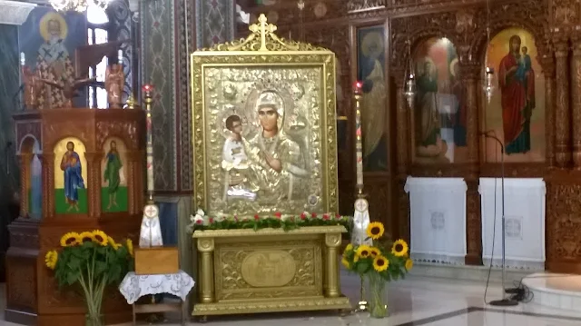 Η Παναγία με τα τρία χέρια στη Χαλκίδα: Λατρεία για την Παναγία Τριχερούσα του Αγίου Όρους (ΦΩΤΟ)