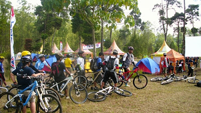 Inilah penampakan peserta Trekking MTB sebelum berangkat.