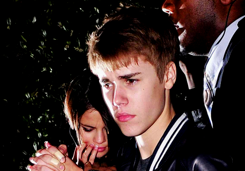 Selena Gómez recibió golpe de fanática de Justin Bieber