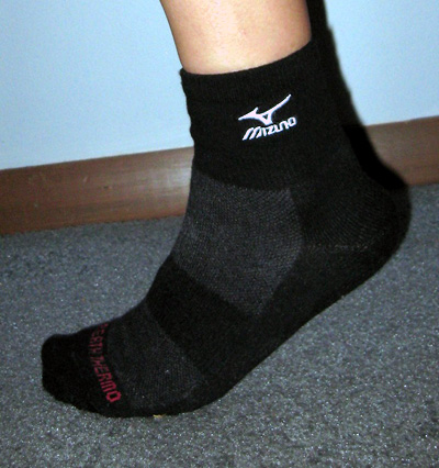 mizuno breath thermo socks