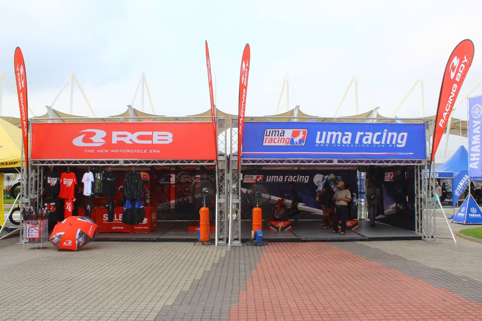 Uma Racing booth