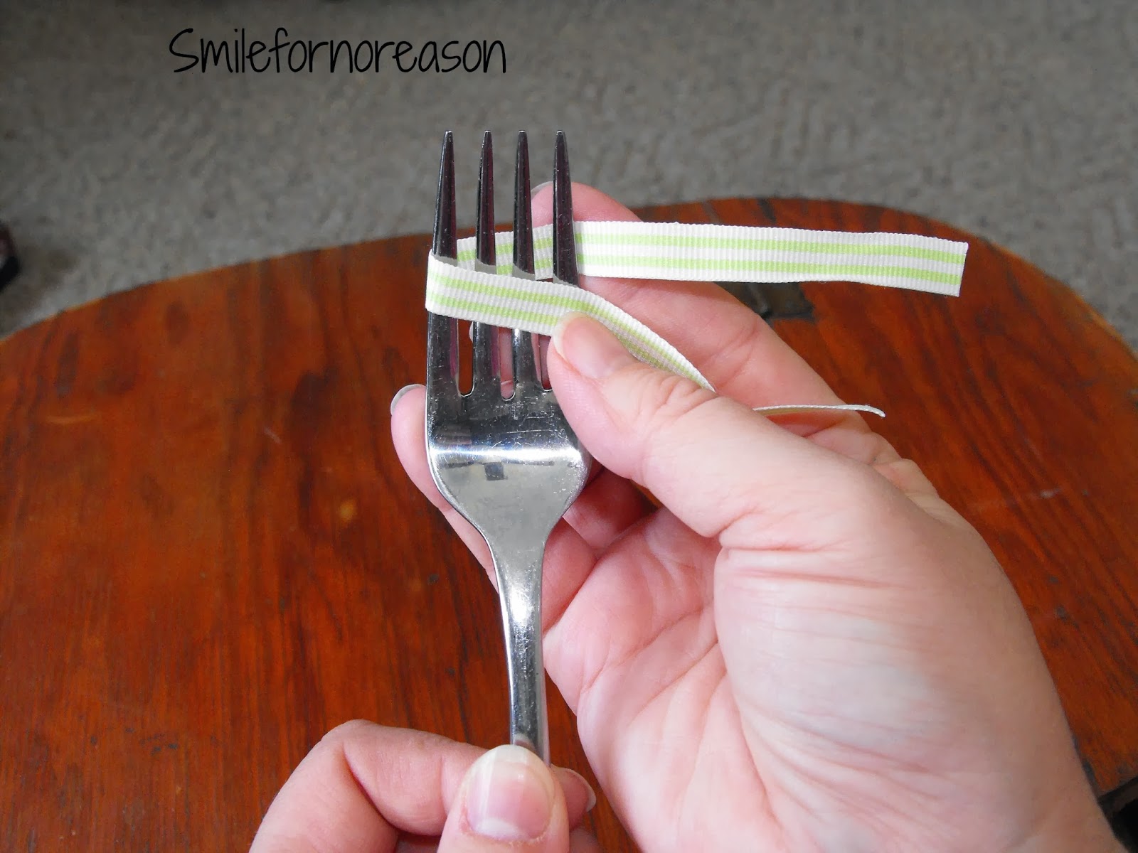 Smile for no reason How To Make A Bow Using A Fork