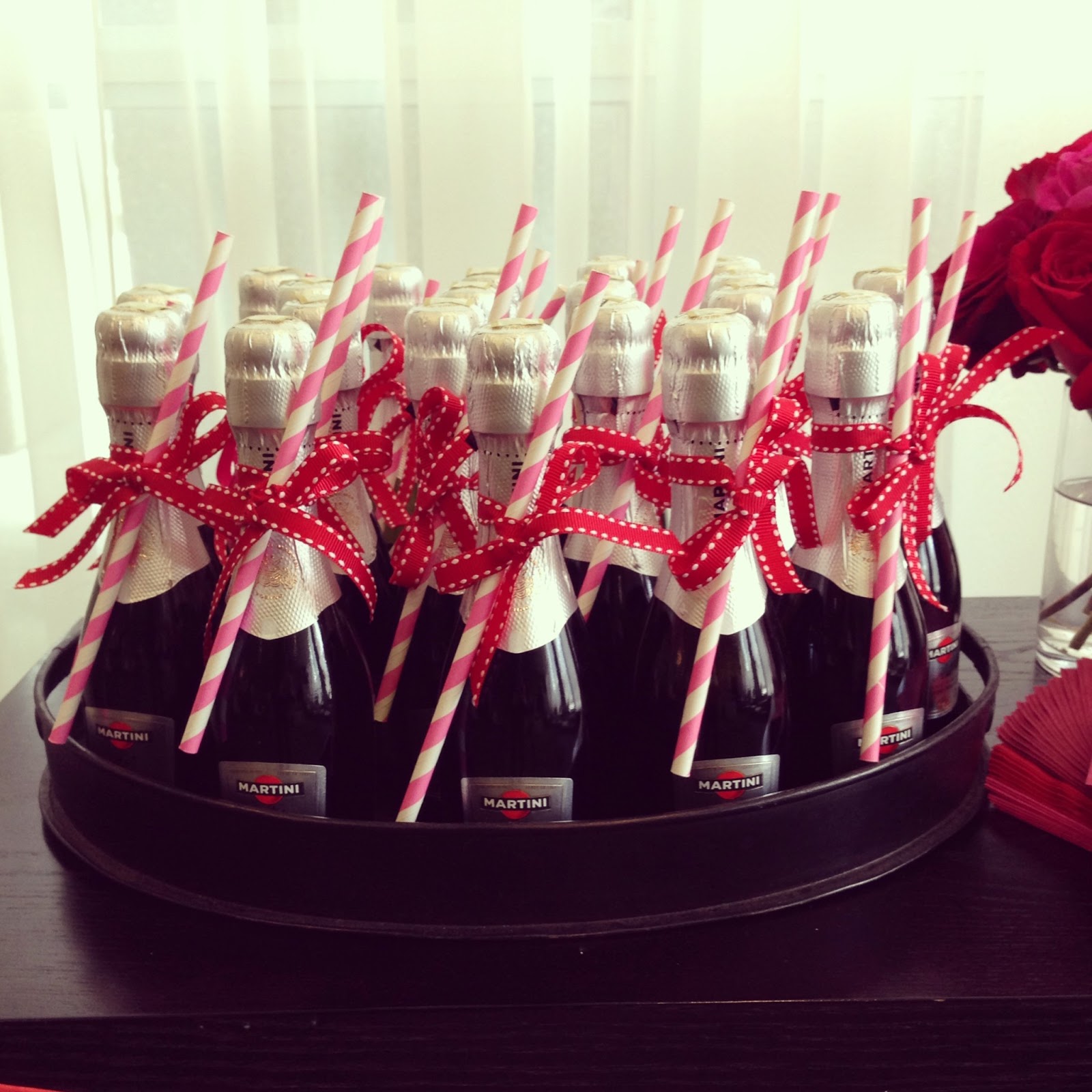 Little Bits & Blogs: BRIDAL SHOWER SWEET TABLE
