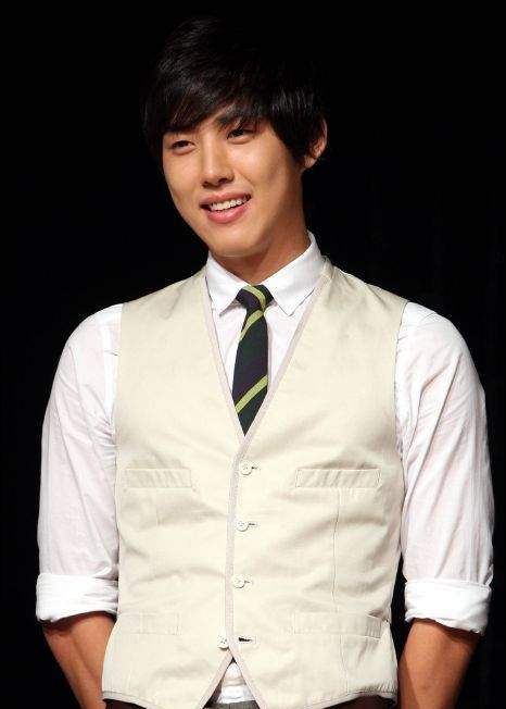 Baek Sung Hyun | Artists From Asia